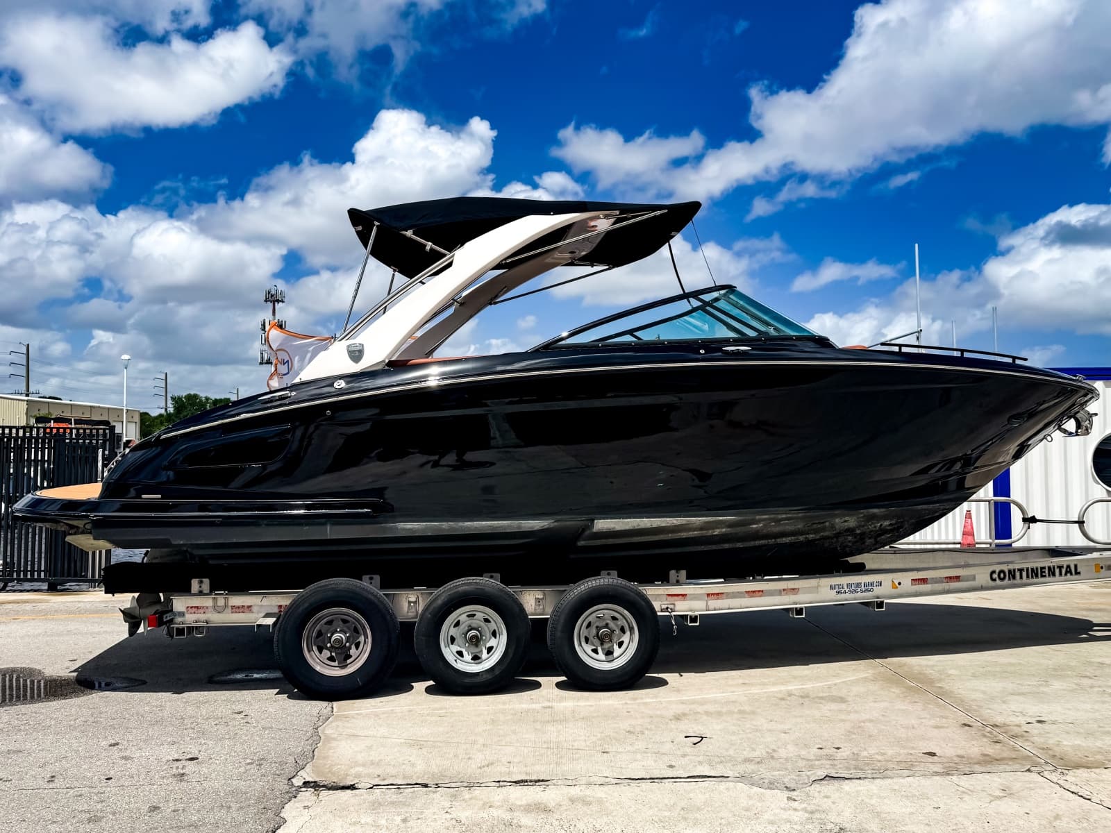 2017 Regal 2800 Bowrider - Photo 2