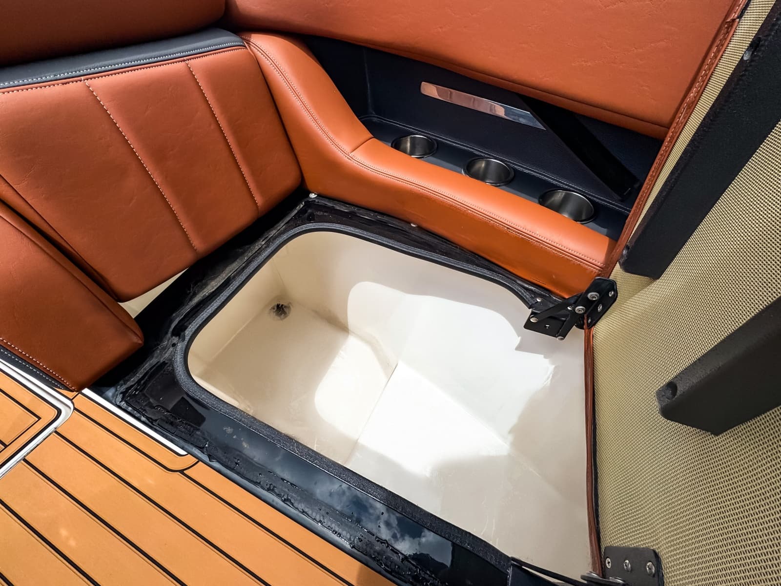 2017 Regal 2800 Bowrider - Photo 39