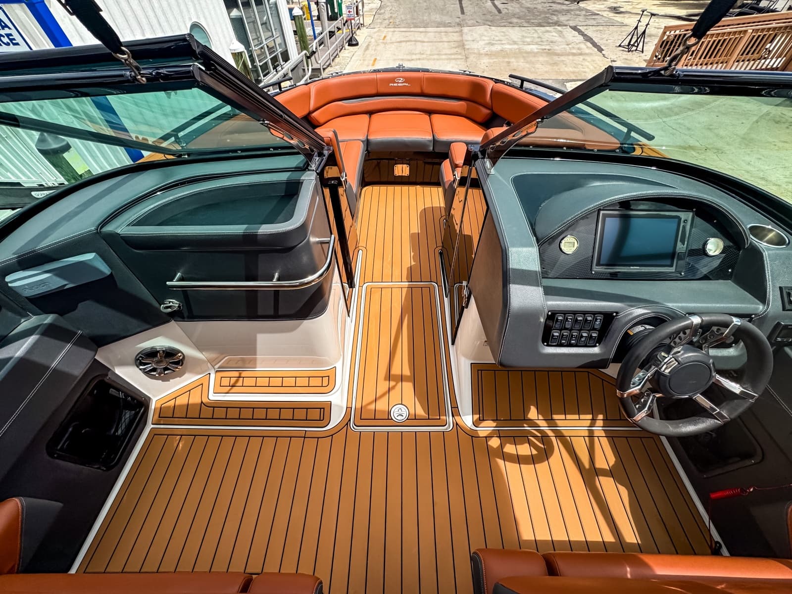 2017 Regal 2800 Bowrider - Photo 33