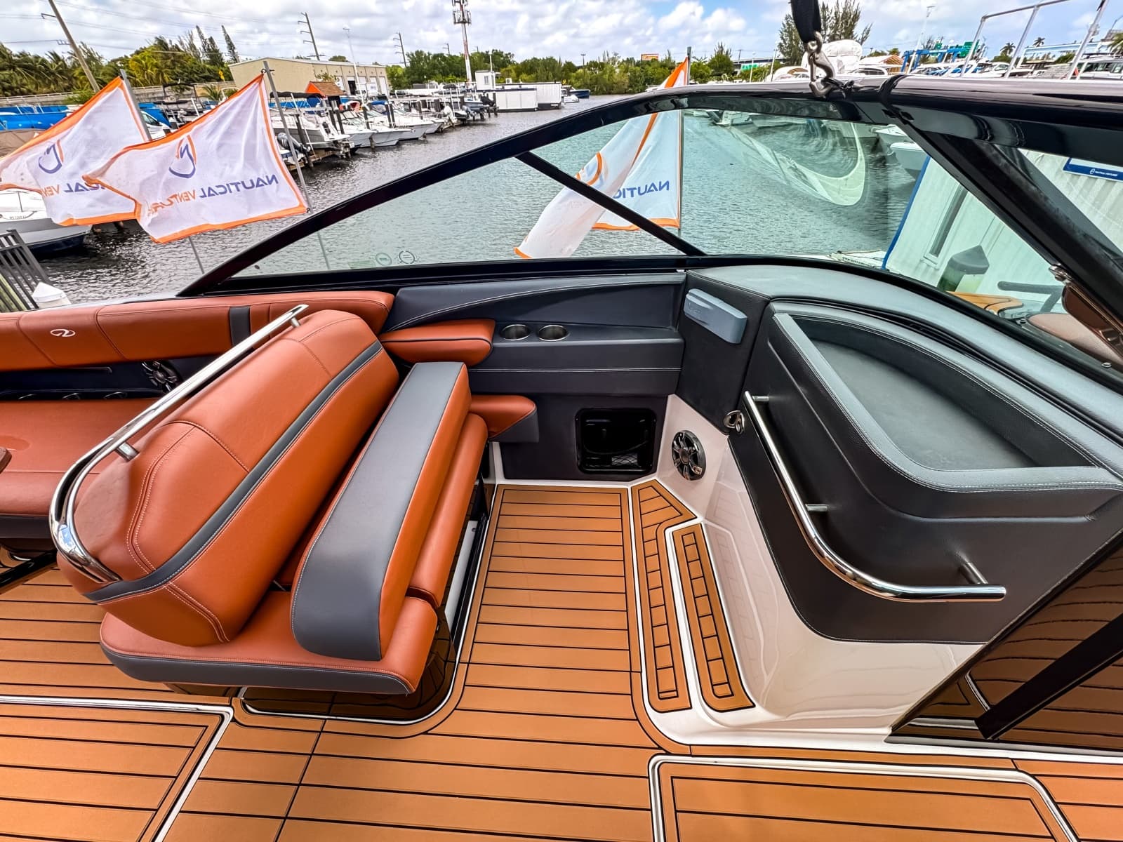 2017 Regal 2800 Bowrider - Photo 19