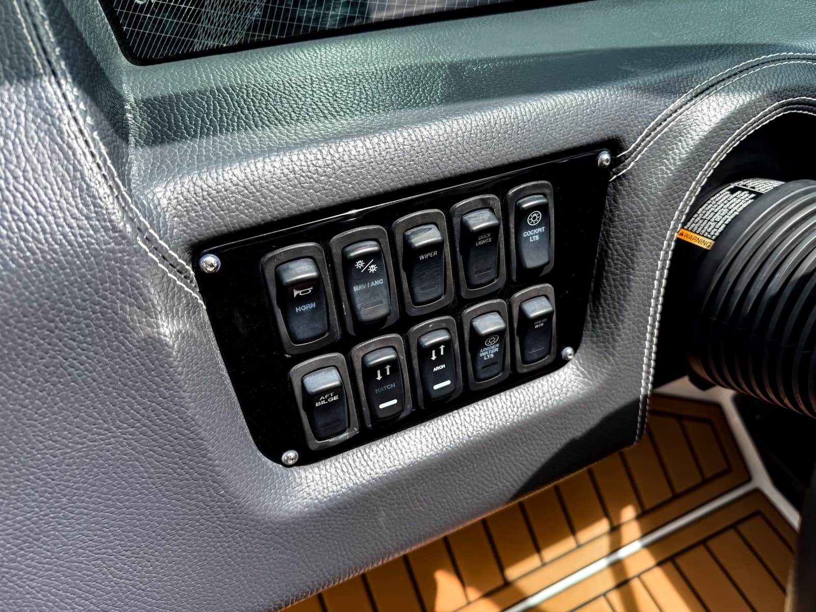 2017 Regal 2800 Bowrider - Photo 31