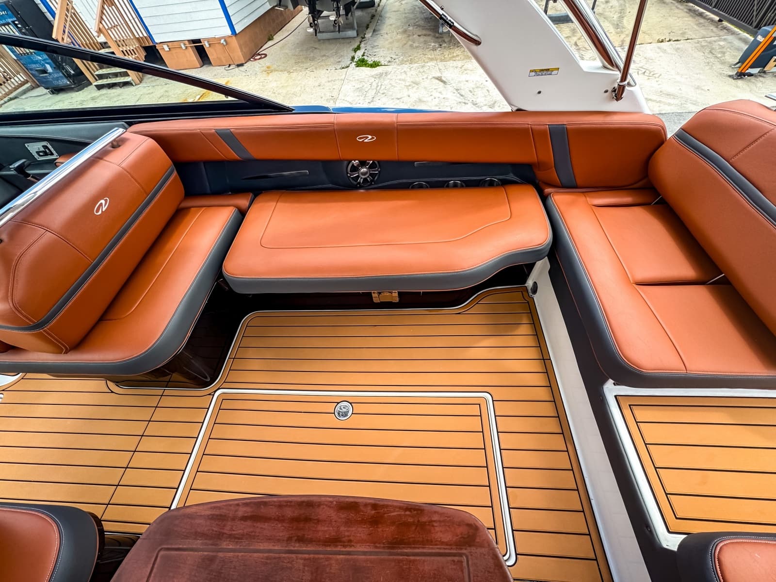 2017 Regal 2800 Bowrider - Photo 14