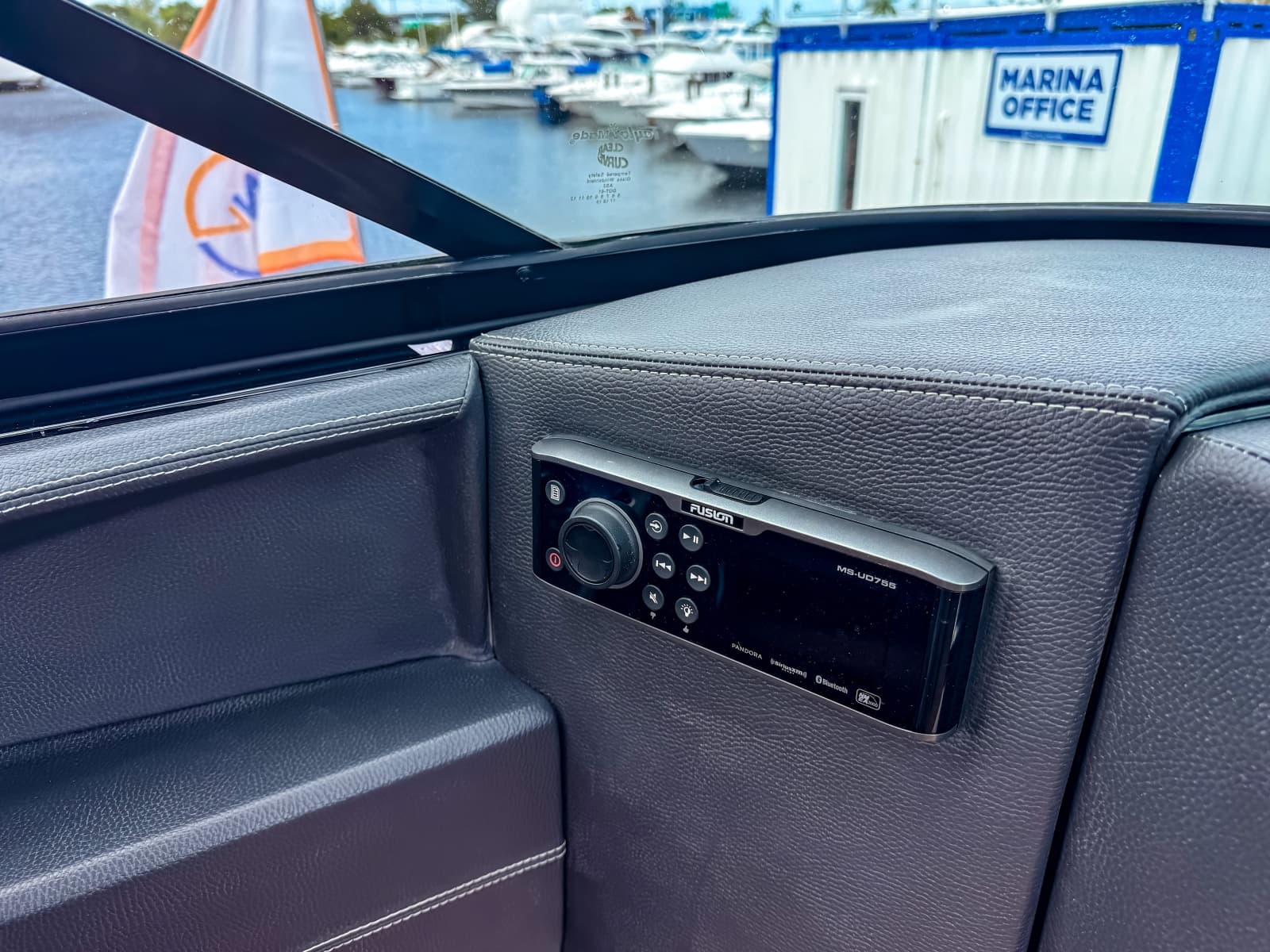 2017 Regal 2800 Bowrider - Photo 22