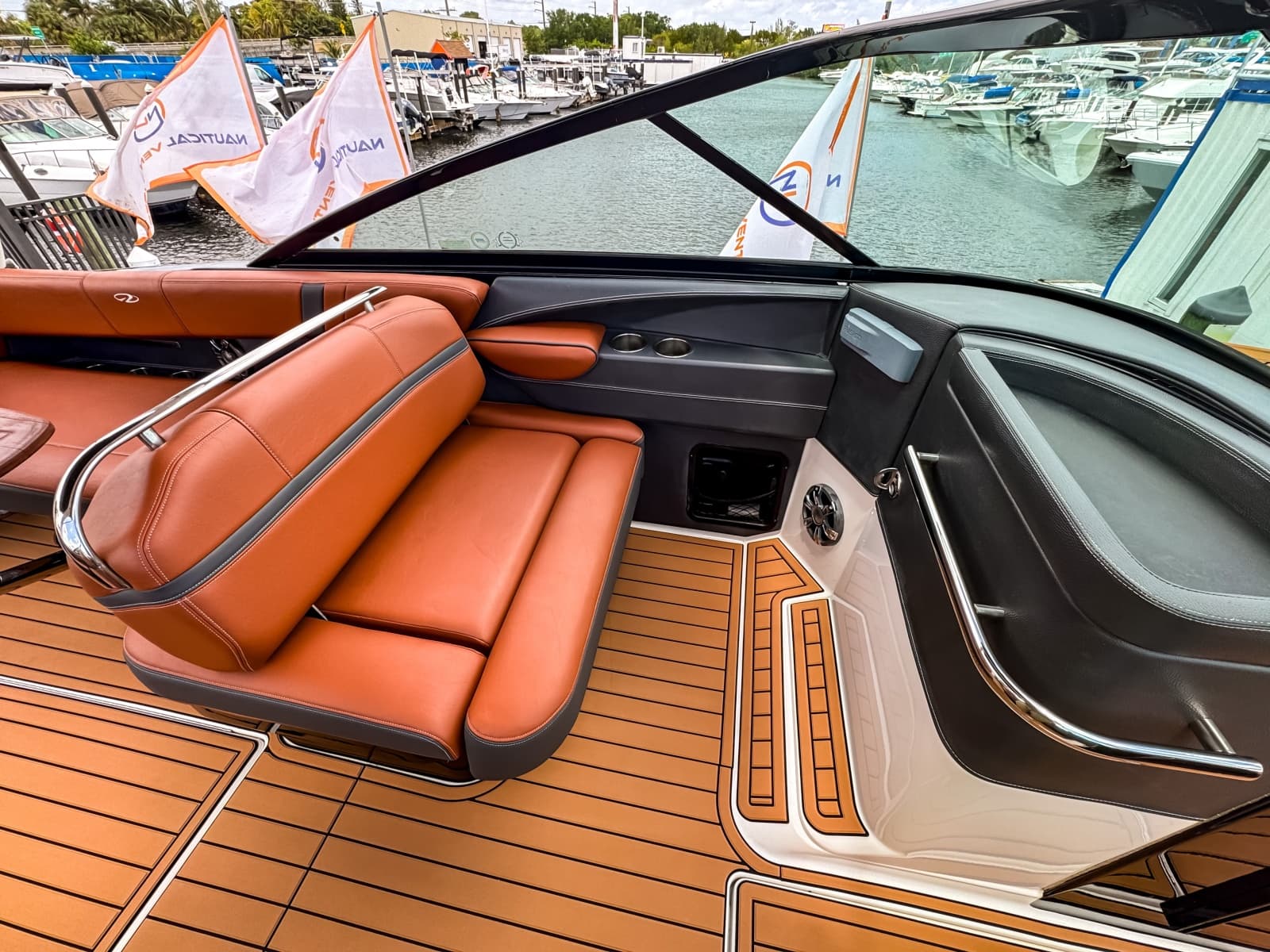 2017 Regal 2800 Bowrider - Photo 20