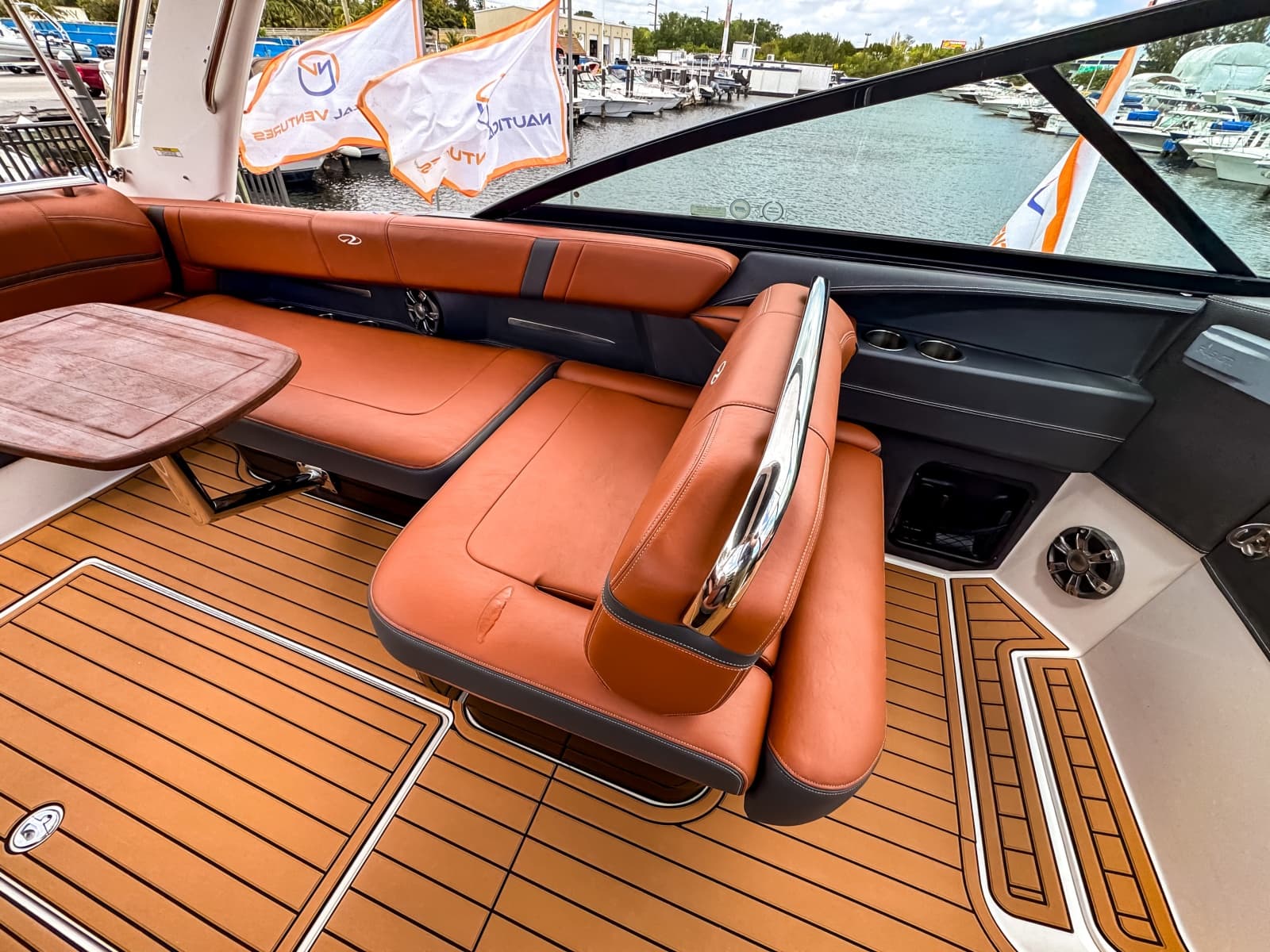 2017 Regal 2800 Bowrider - Photo 21