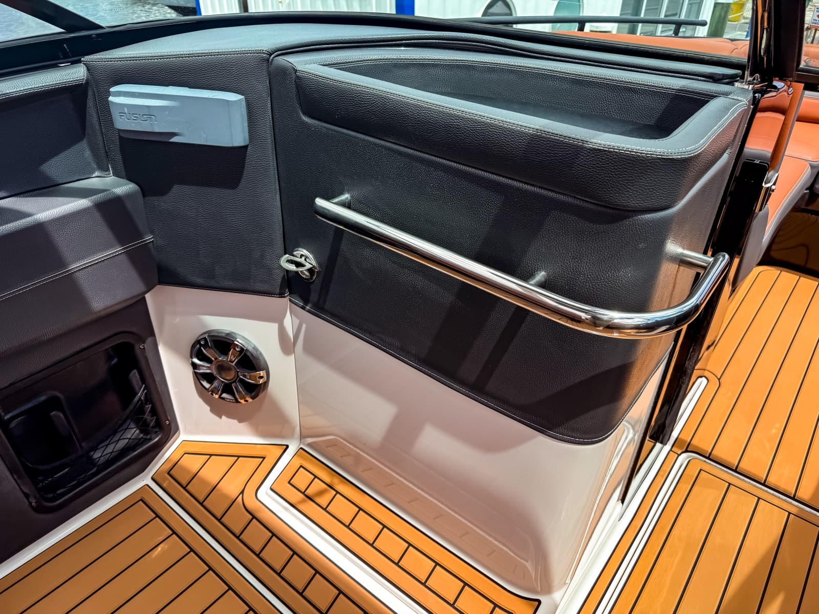 2017 Regal 2800 Bowrider - Photo 23