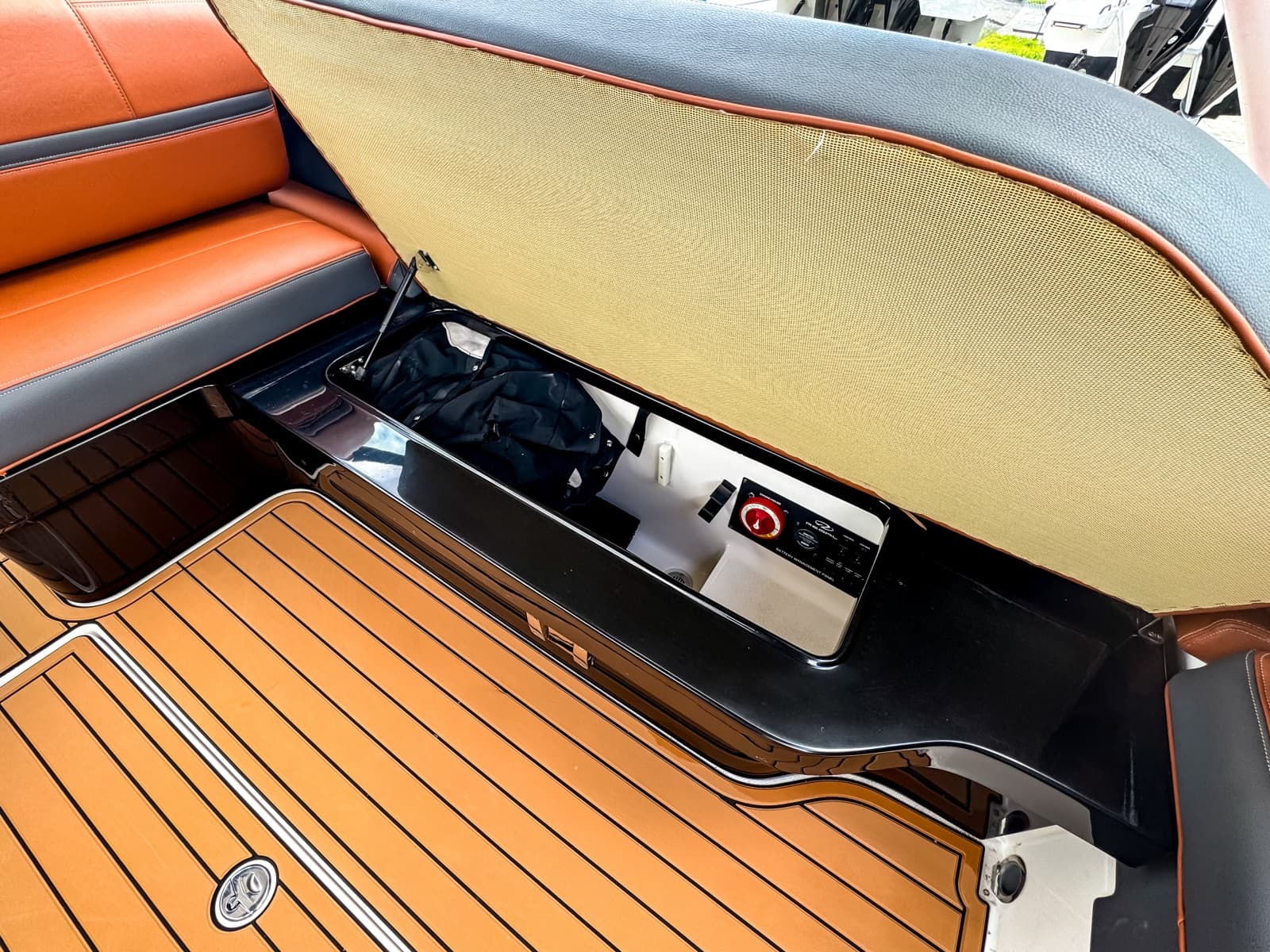 2017 Regal 2800 Bowrider - Photo 17