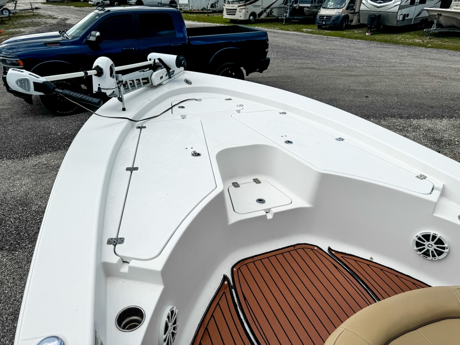 2014 Sportsman Masters 247 Bay Boat