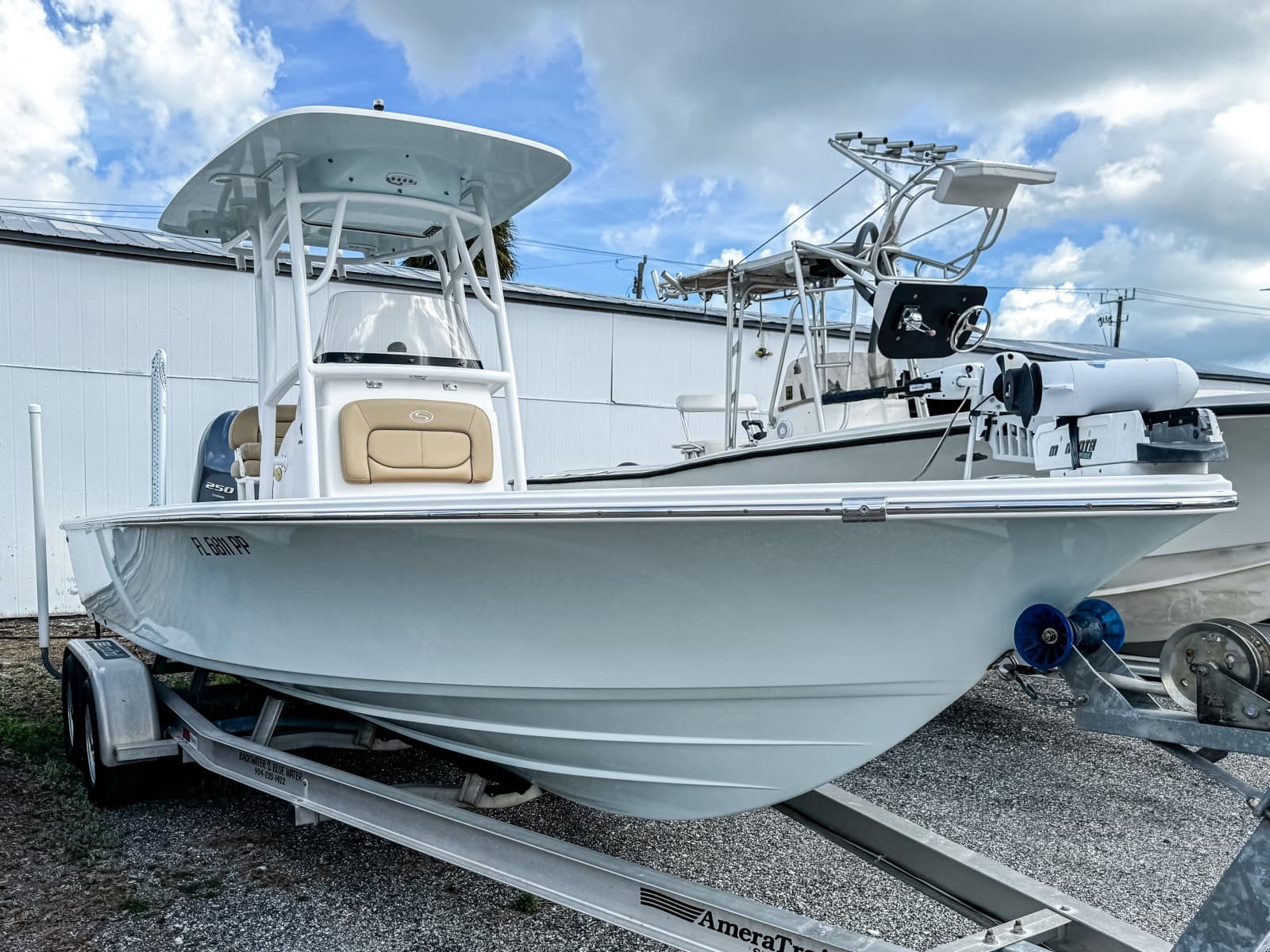 2014 Sportsman Masters 247 Bay Boat