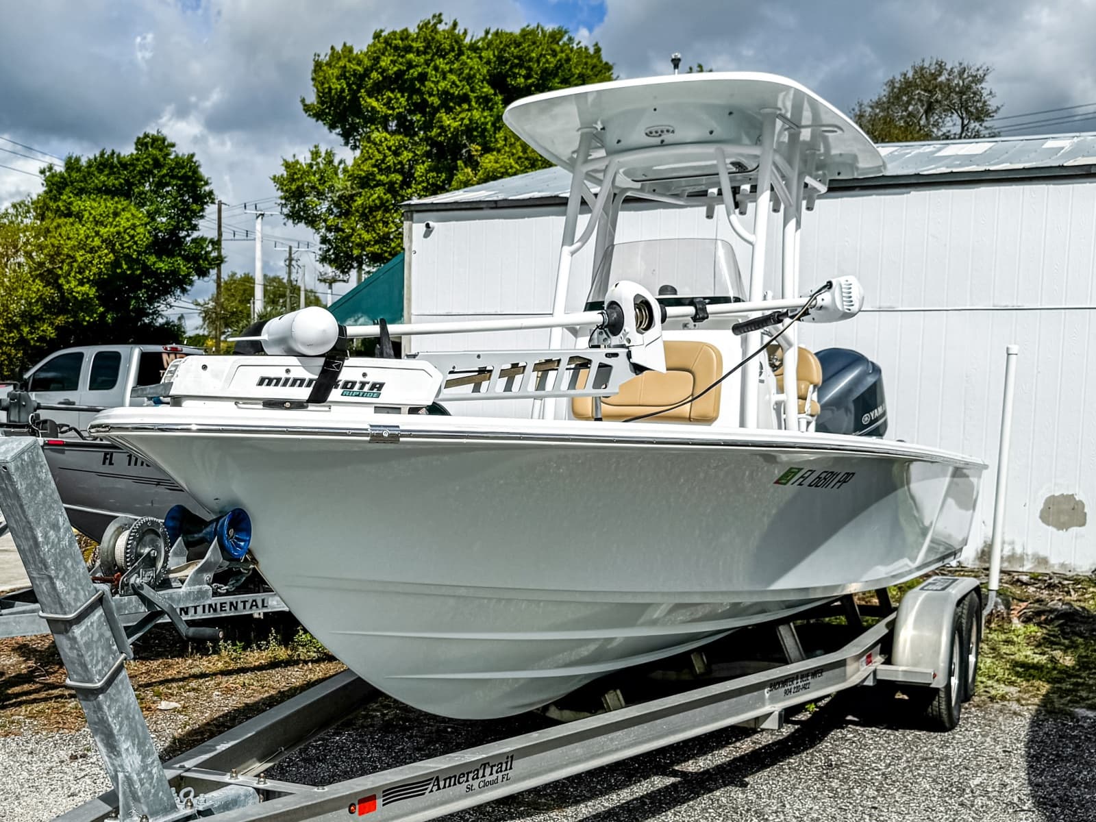 2014 Sportsman Masters 247 Bay Boat