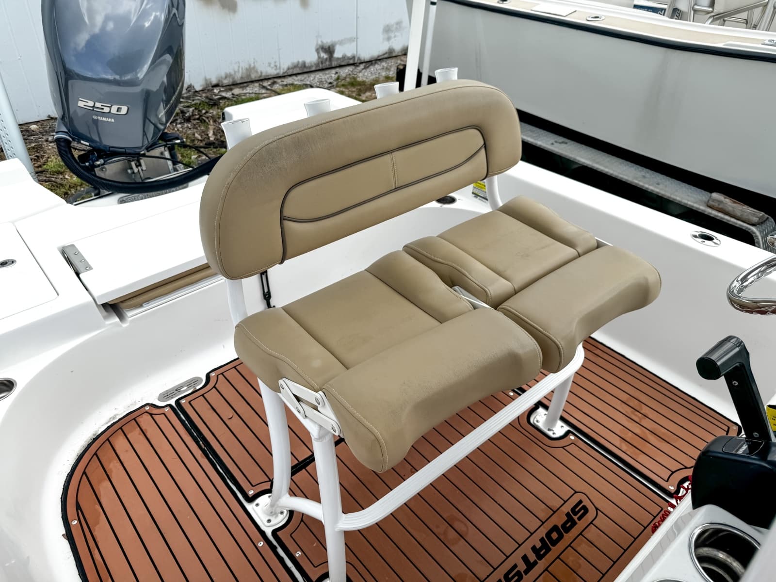 2014 Sportsman Masters 247 Bay Boat