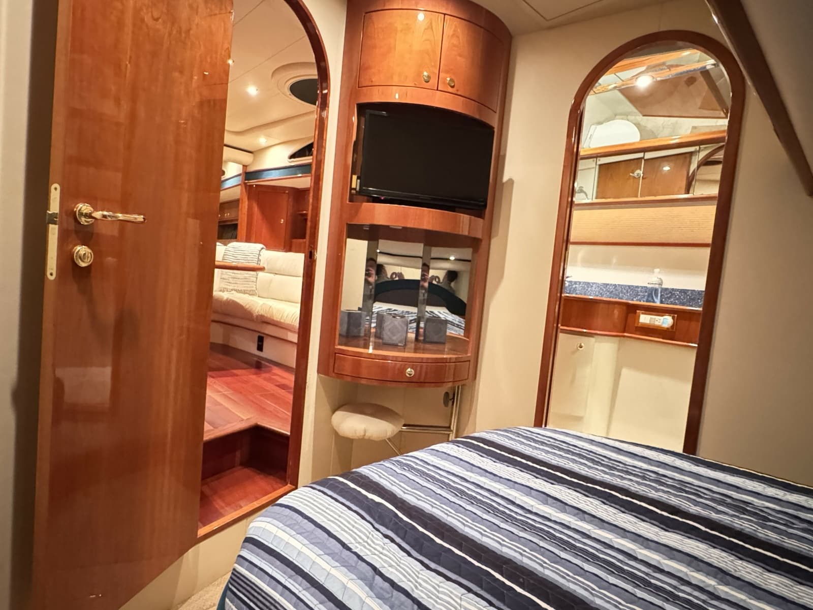 2001 Neptunus 56 Express