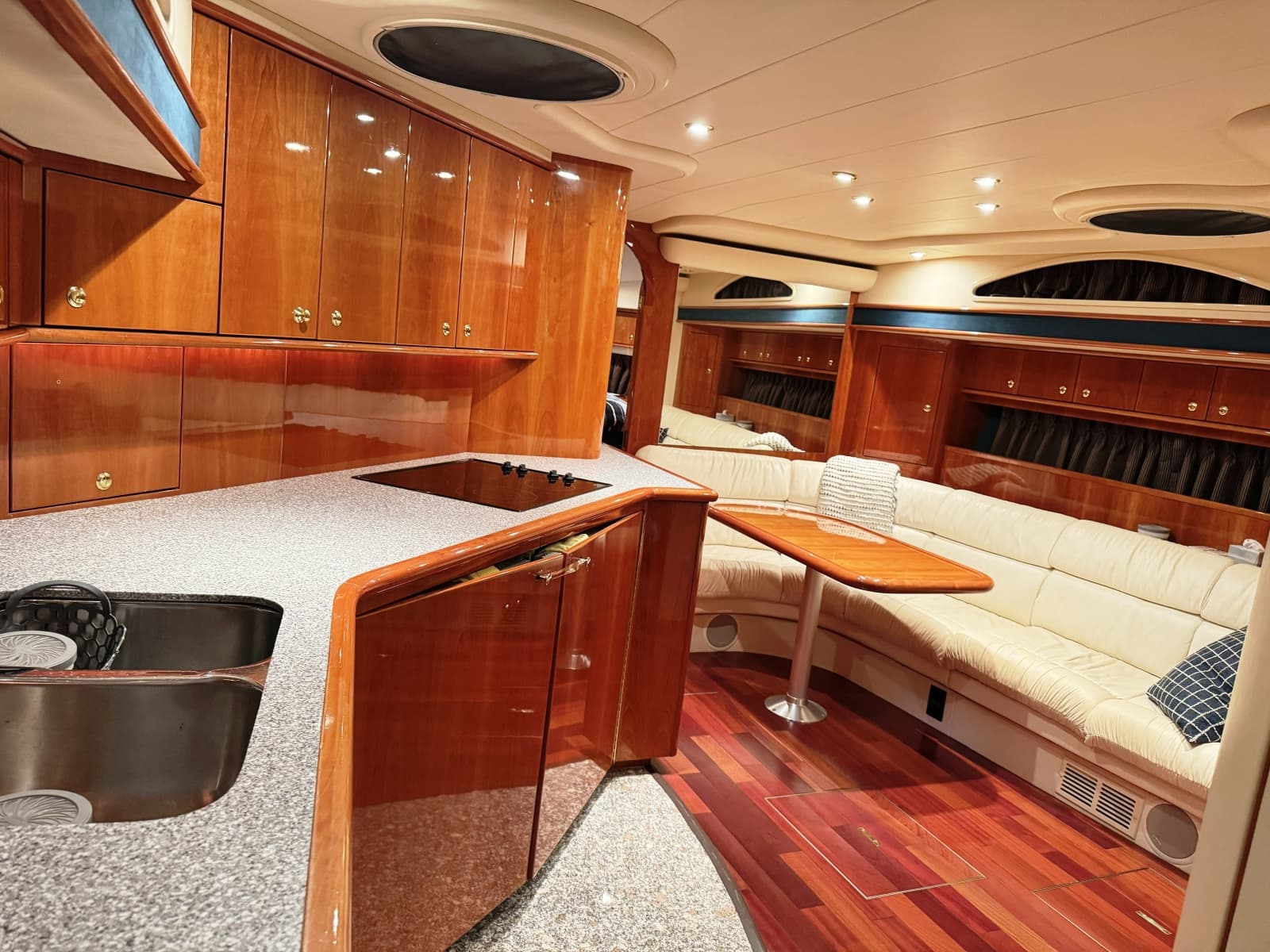 2001 Neptunus 56 Express