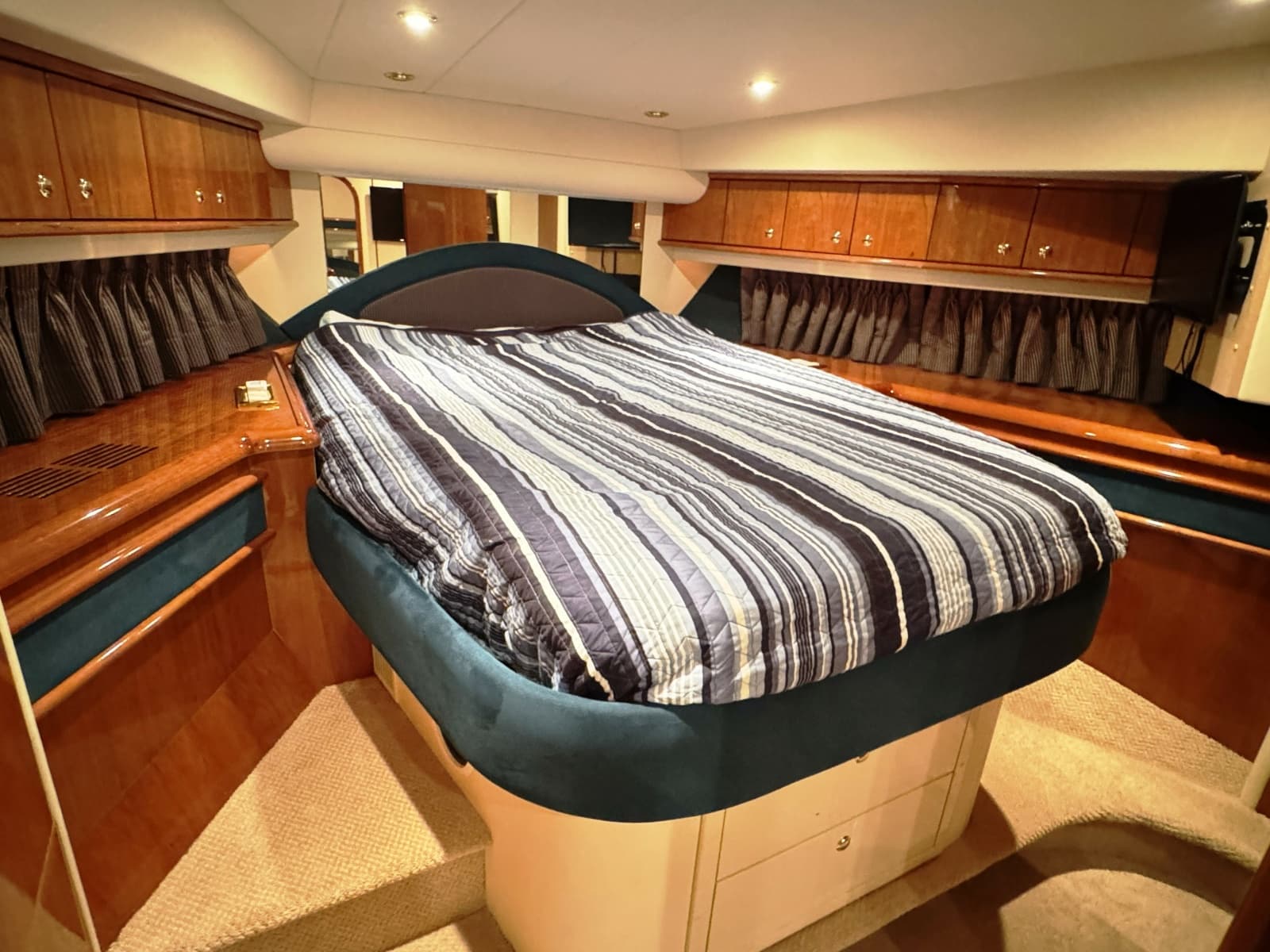 2001 Neptunus 56 Express