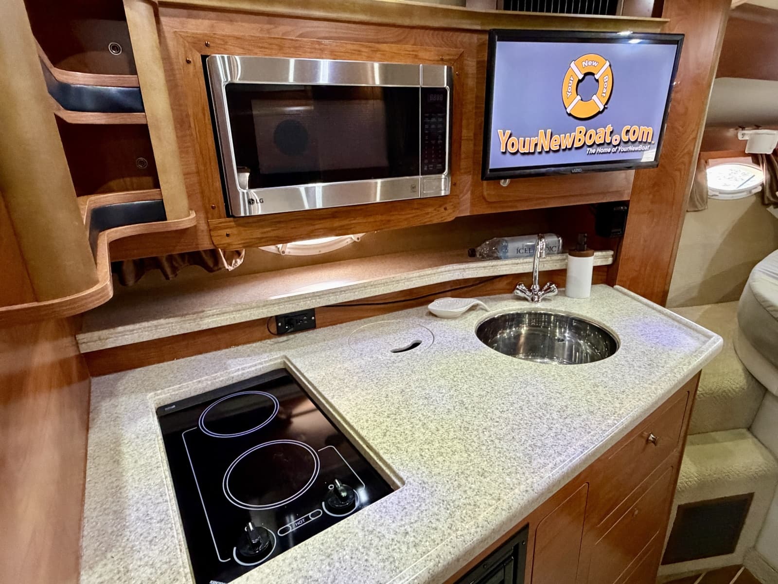 2007 Rinker 350 Express Cruiser