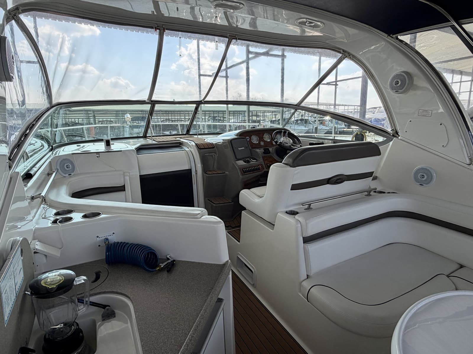 2007 Rinker 350 Express Cruiser