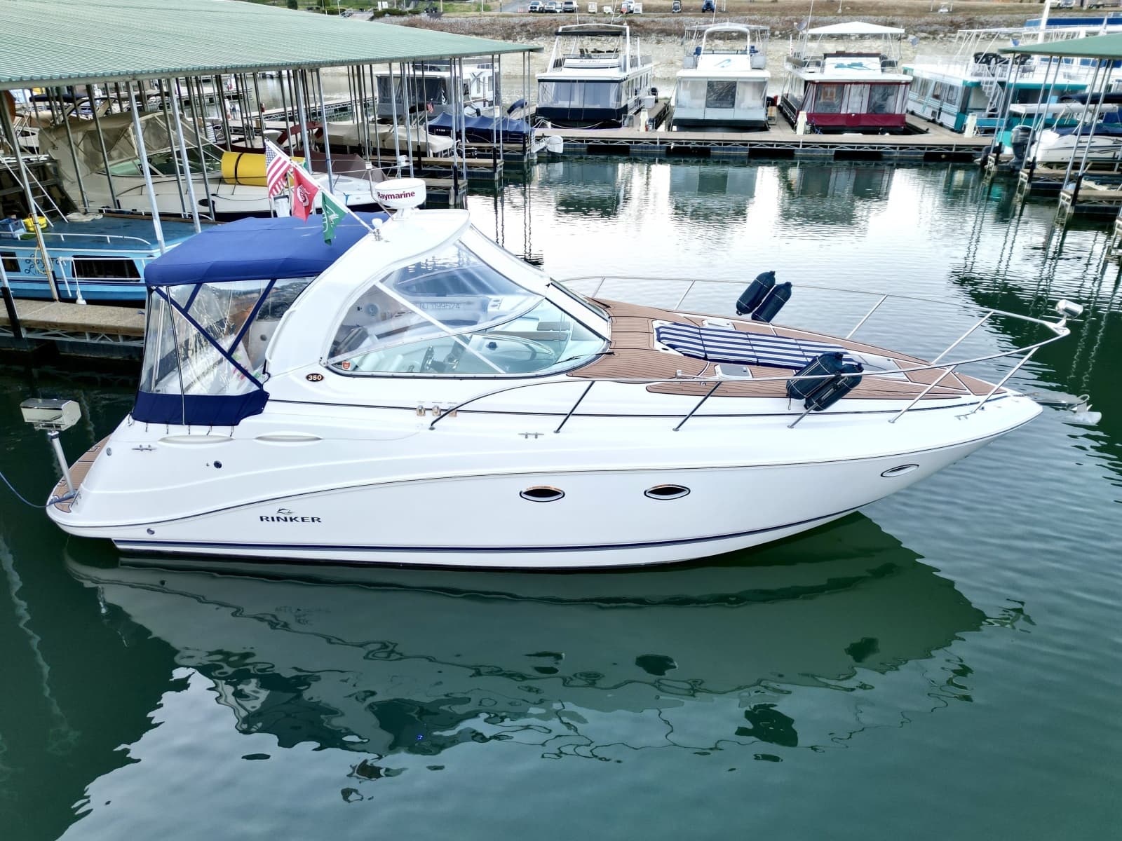 2007 Rinker 350 Express Cruiser