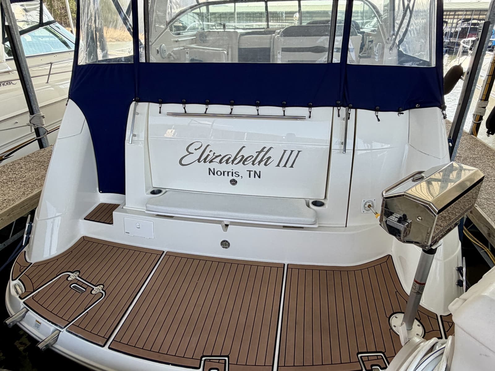 2007 Rinker 350 Express Cruiser