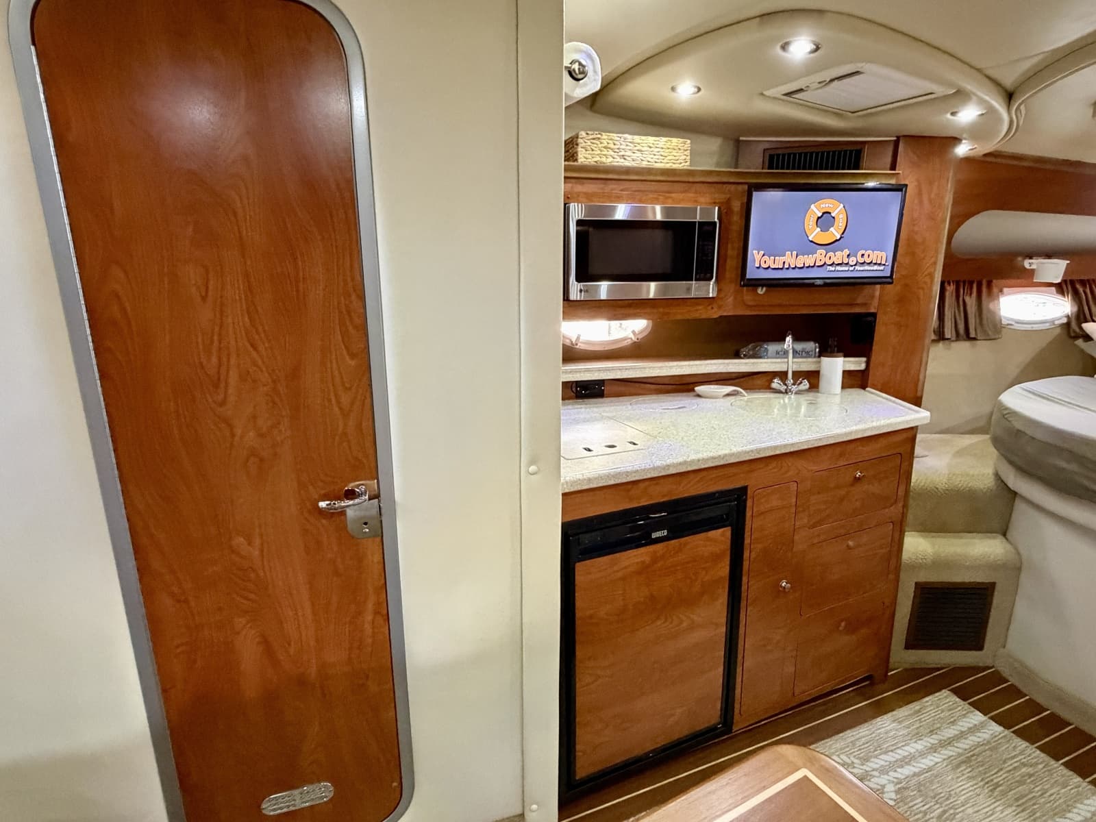 2007 Rinker 350 Express Cruiser