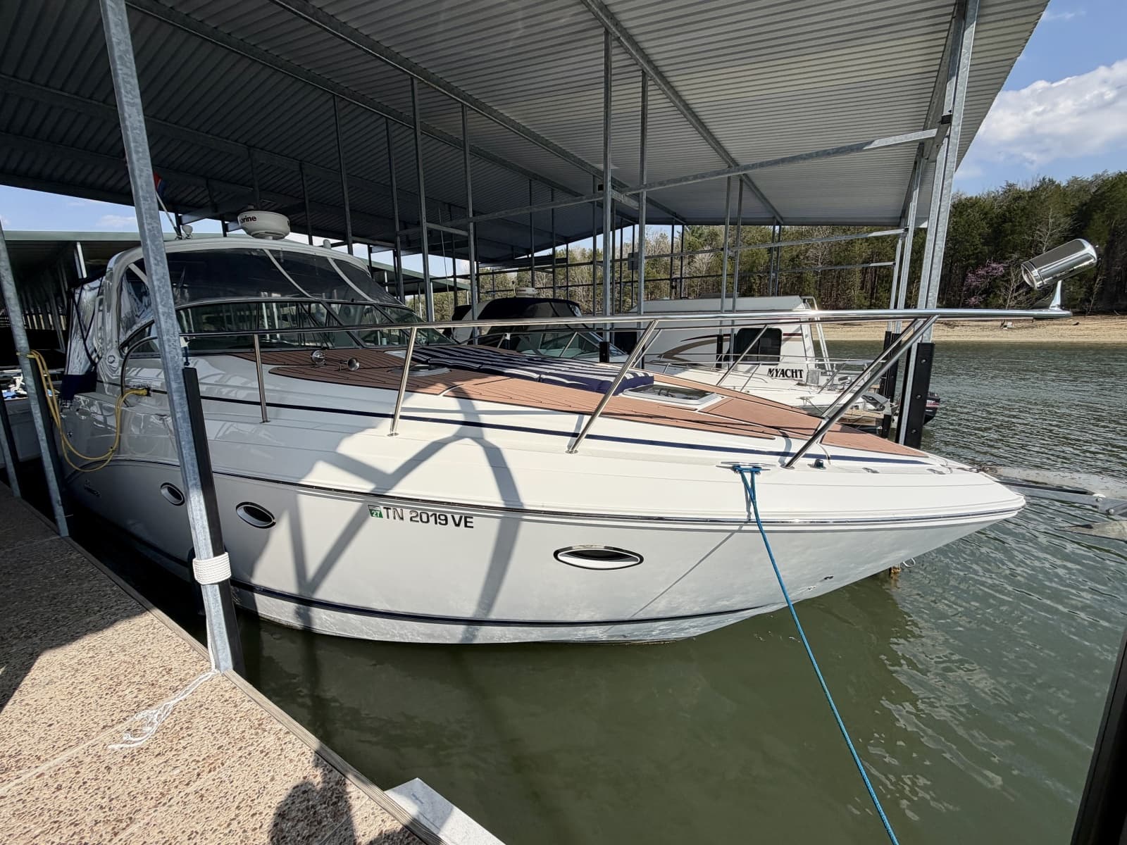2007 Rinker 350 Express Cruiser