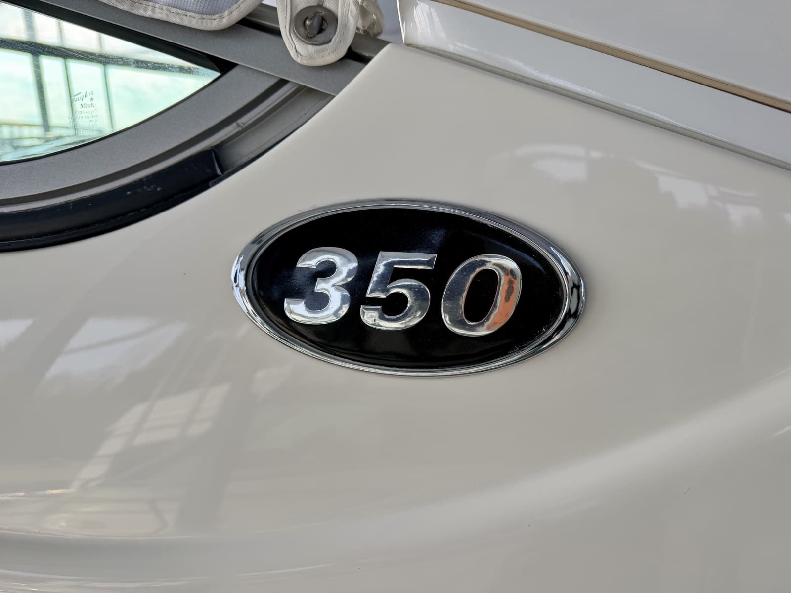 2007 Rinker 350 Express Cruiser