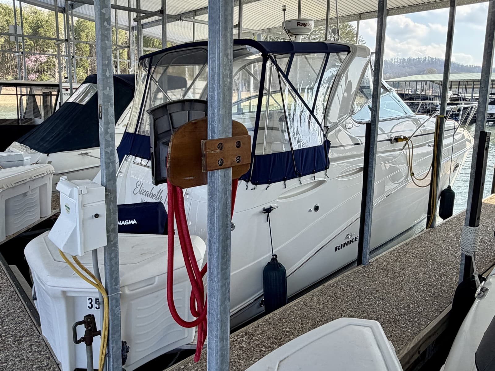 2007 Rinker 350 Express Cruiser