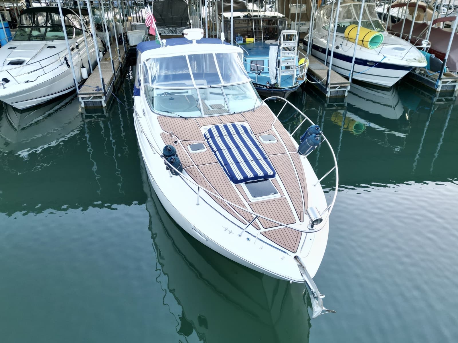 2007 Rinker 350 Express Cruiser