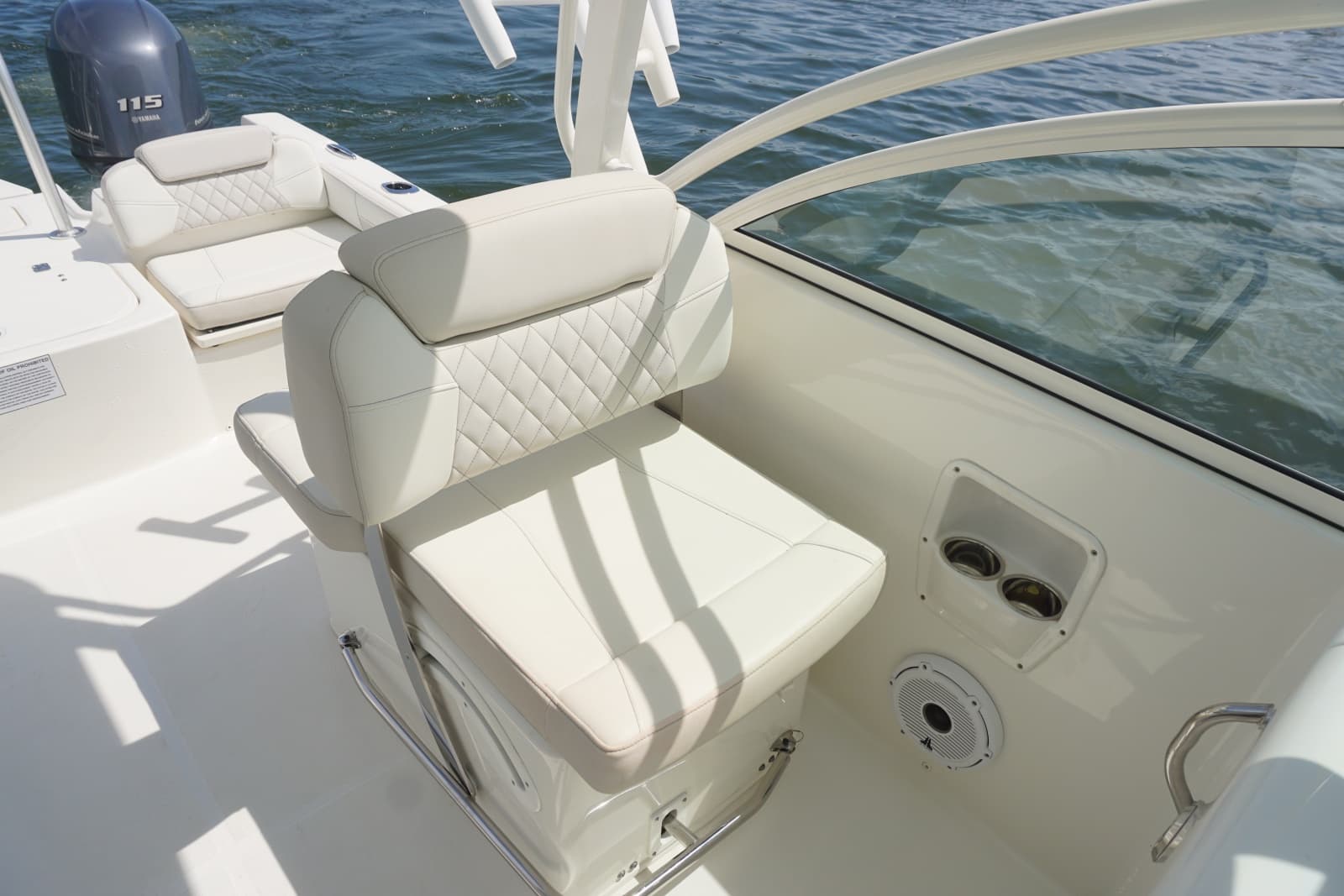 2024 23 World Cat 230 DC Port Helm Seat (3)