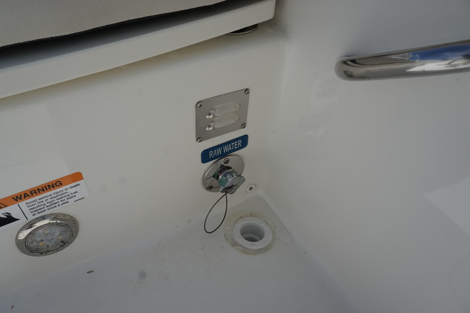 2024 23 World Cat 230 DC Fresh Water Washdown