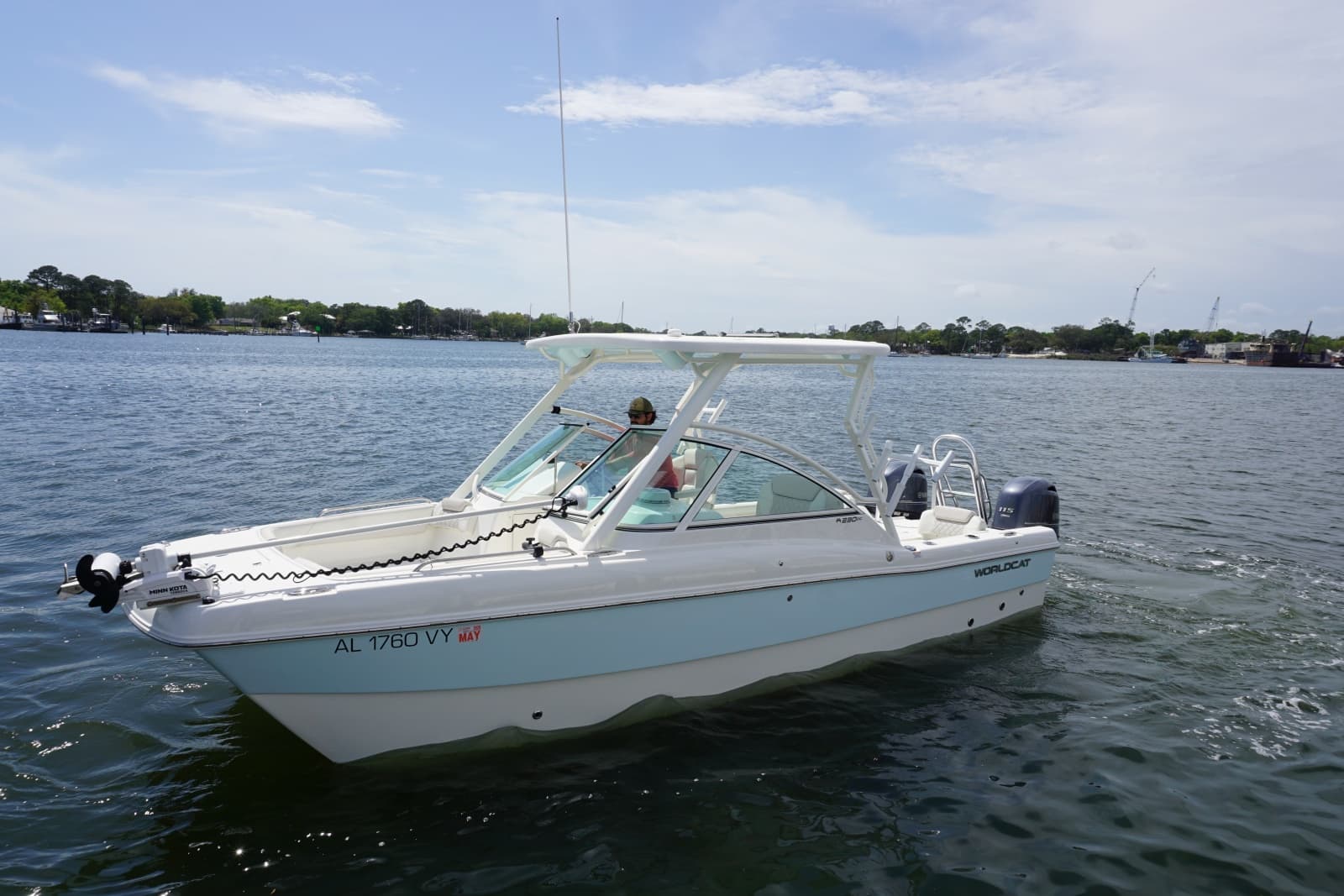 2024 23 World Cat 230 DC Exterior Profile (5)