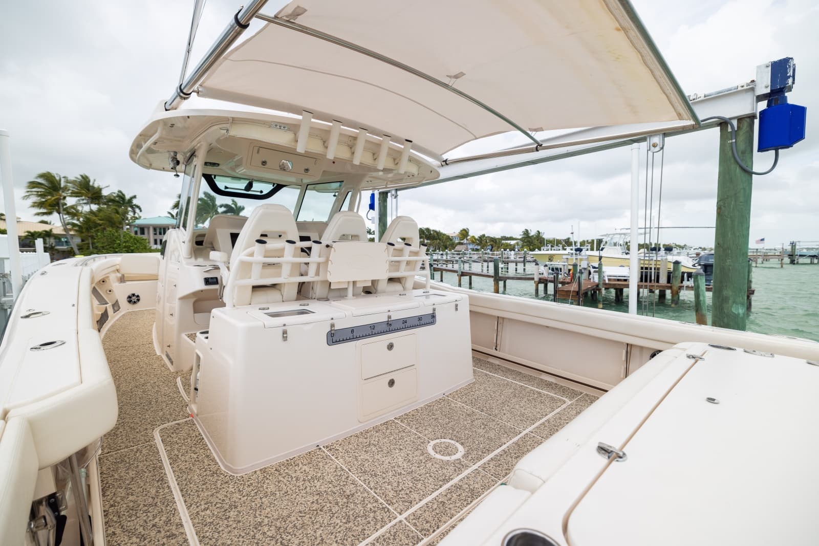 2021 Grady-White Canyon 376