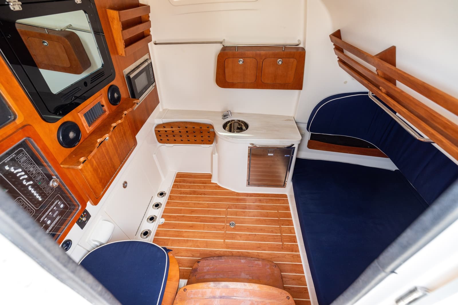 2021 Grady-White Canyon 376