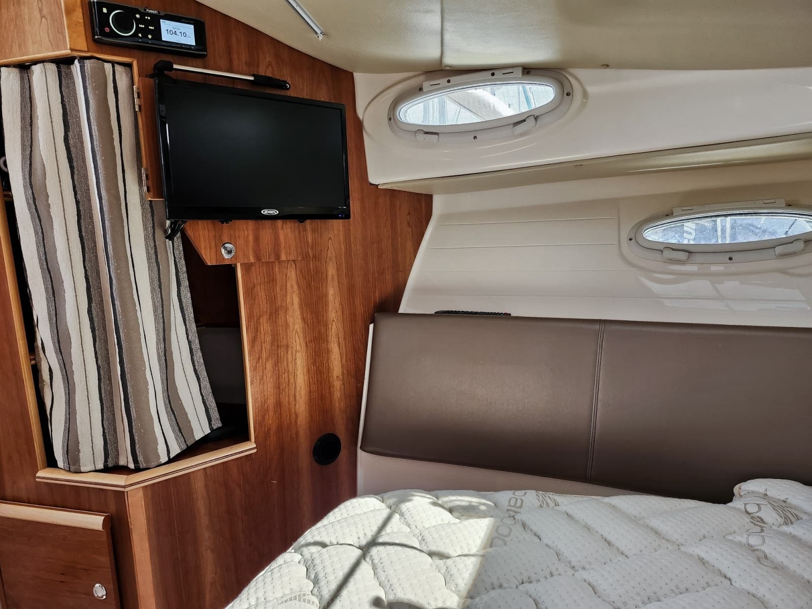 2022 Cutwater C-32 CB - Photo 21