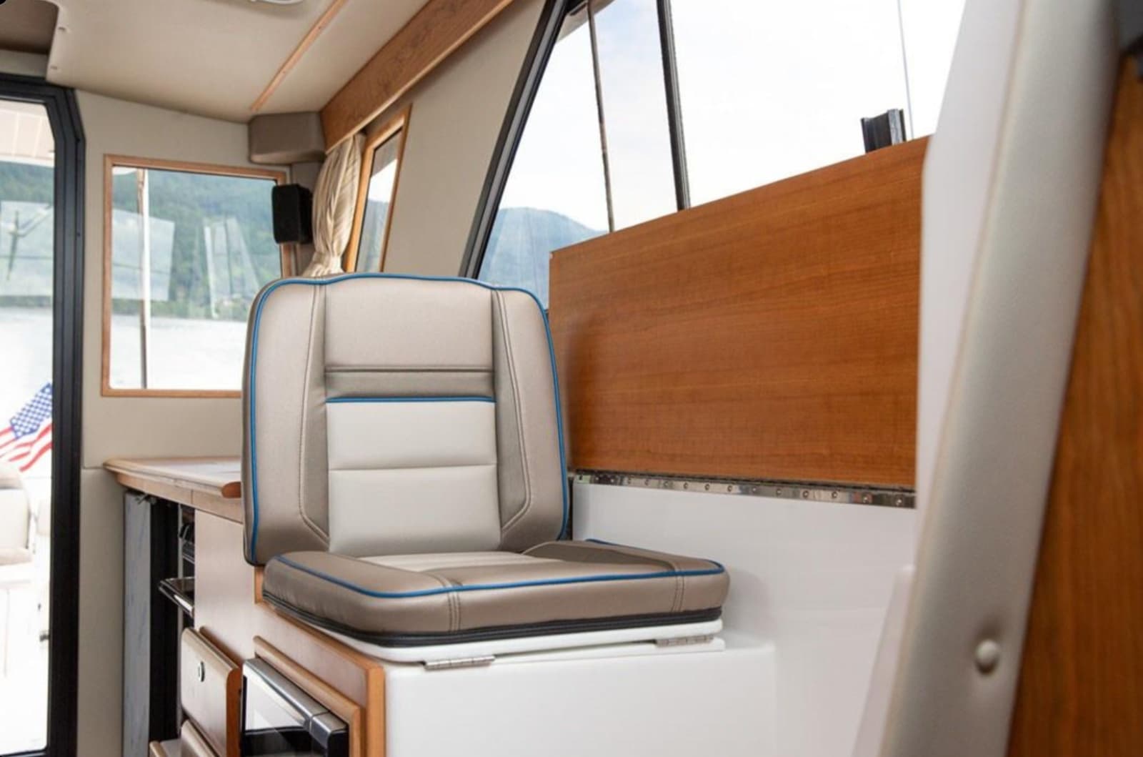 2022 Cutwater C-32 CB