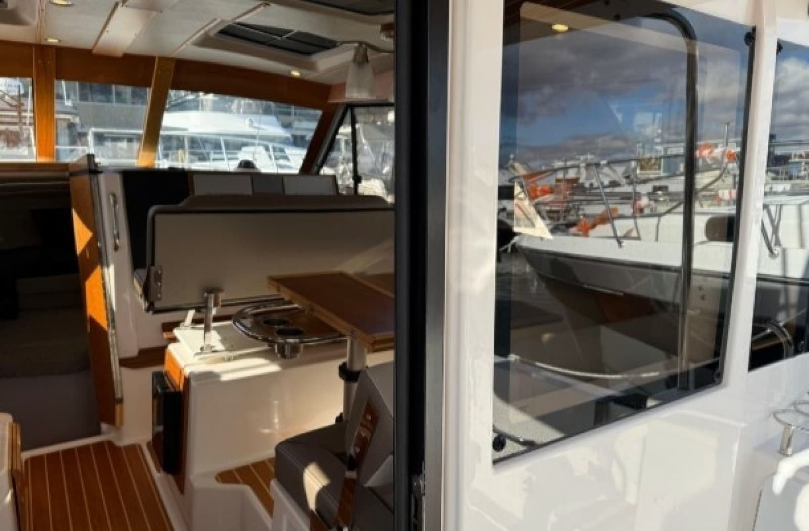 2022 Cutwater C-32 CB