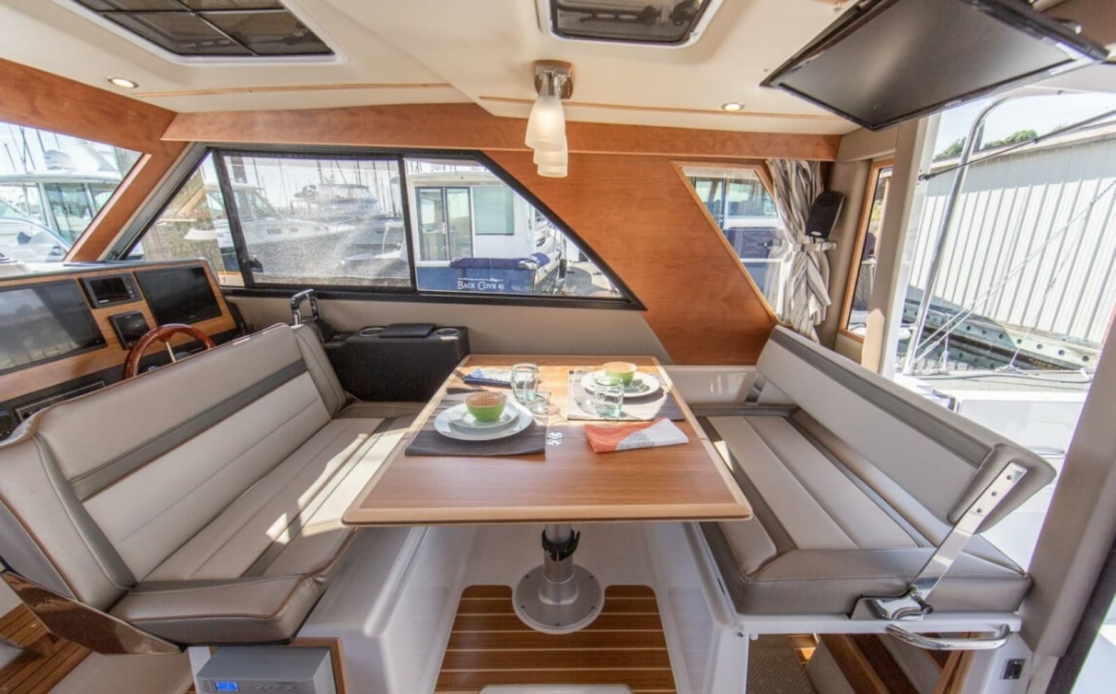 2022 Cutwater C-32 CB