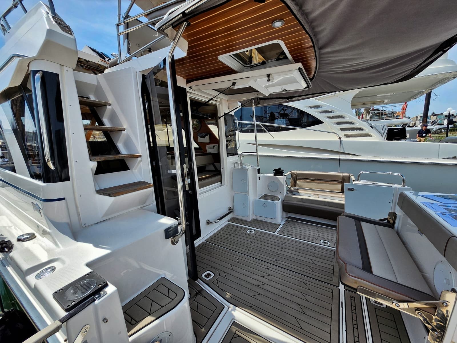 2022 Cutwater C-32 CB - Photo 7