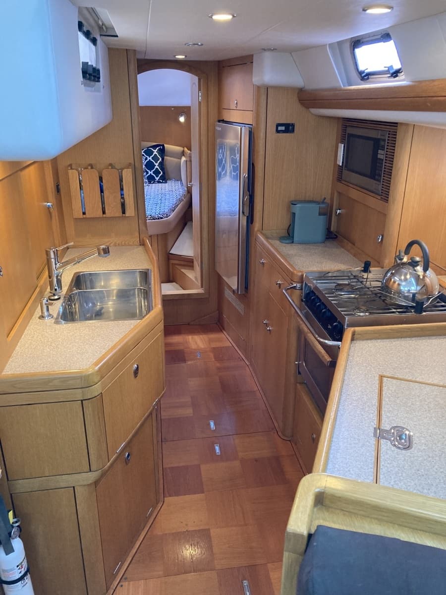 2008 Oyster 56 Deck Saloon - Photo 32