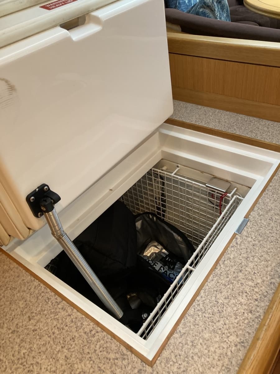 2008 Oyster 56 Deck Saloon - Photo 35