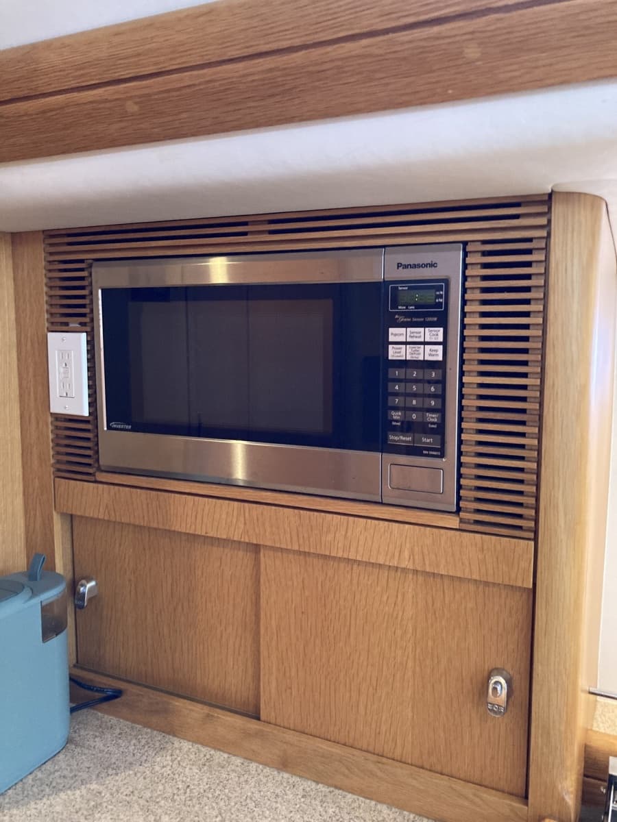 2008 Oyster 56 Deck Saloon - Photo 37