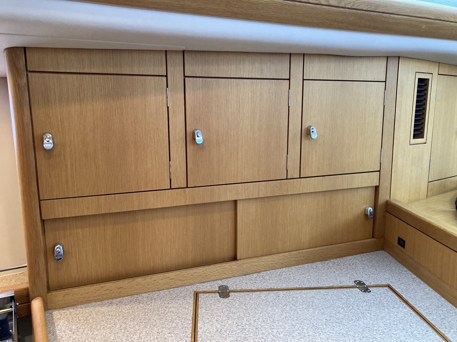 2008 Oyster 56 Deck Saloon - Photo 33