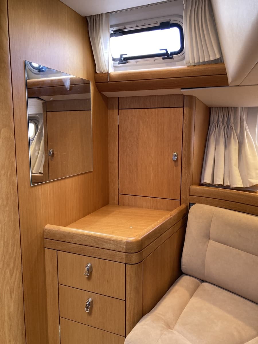 2008 Oyster 56 Deck Saloon - Photo 47