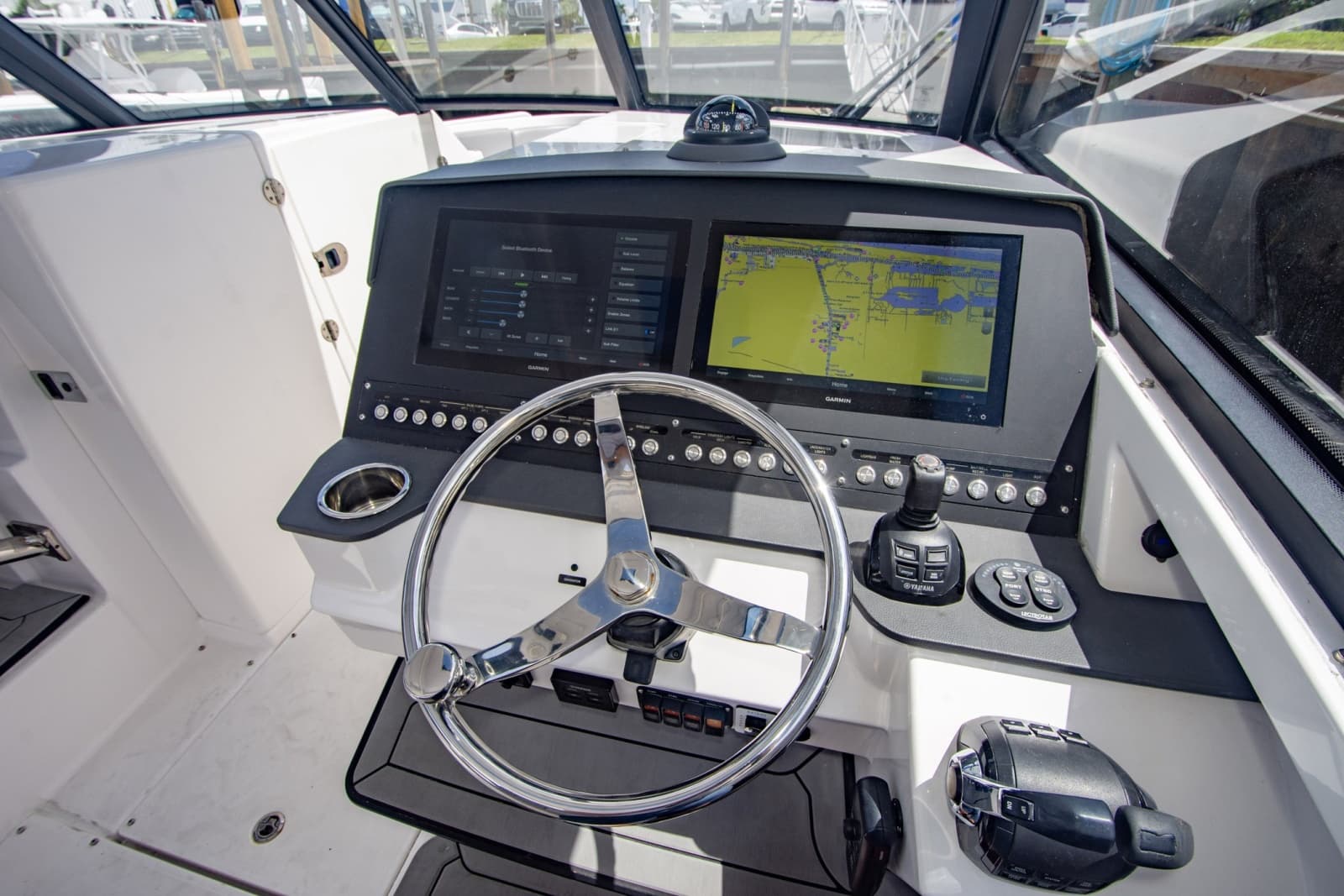 2019 Everglades 340 Dual Console