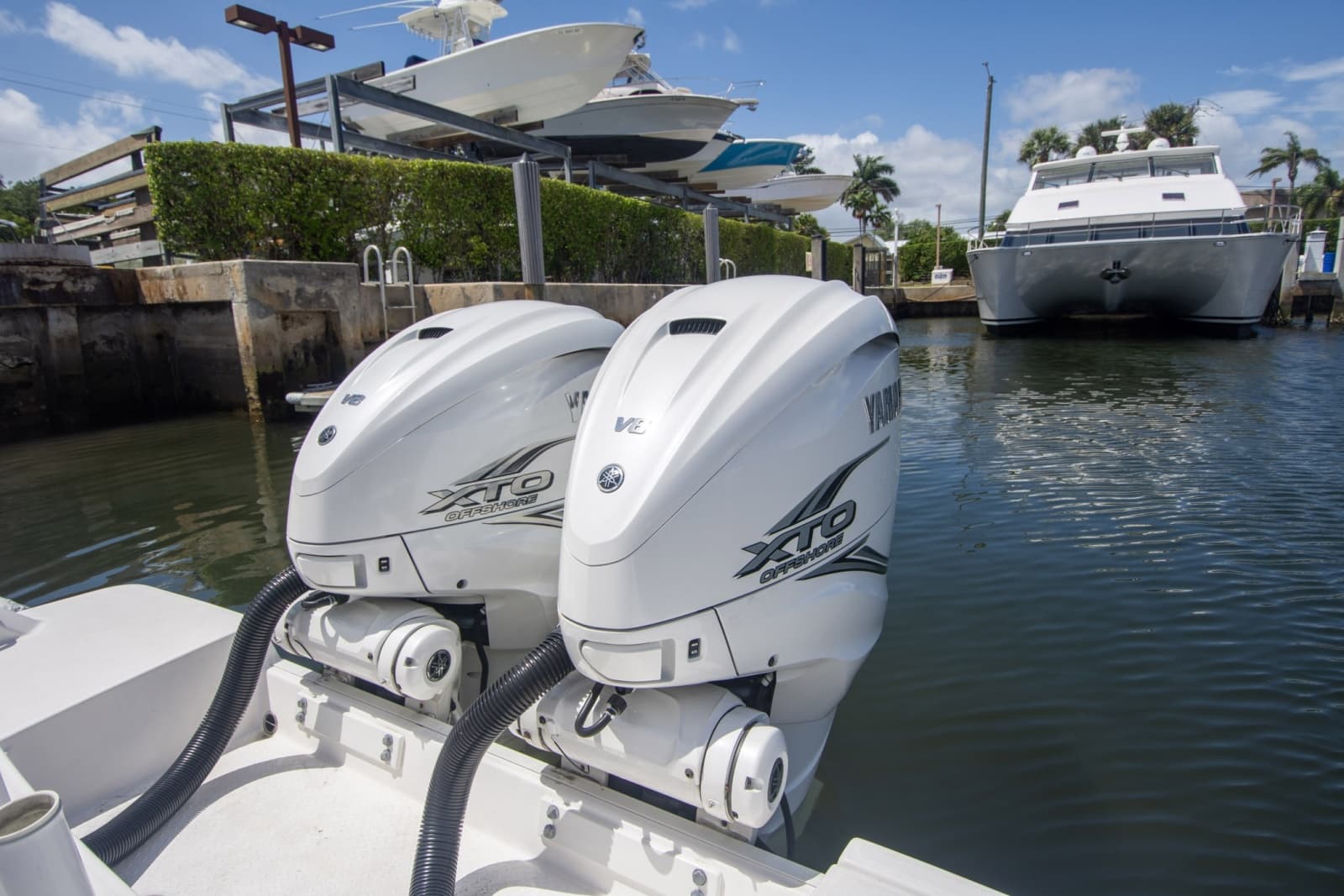 2019 Everglades 340 Dual Console
