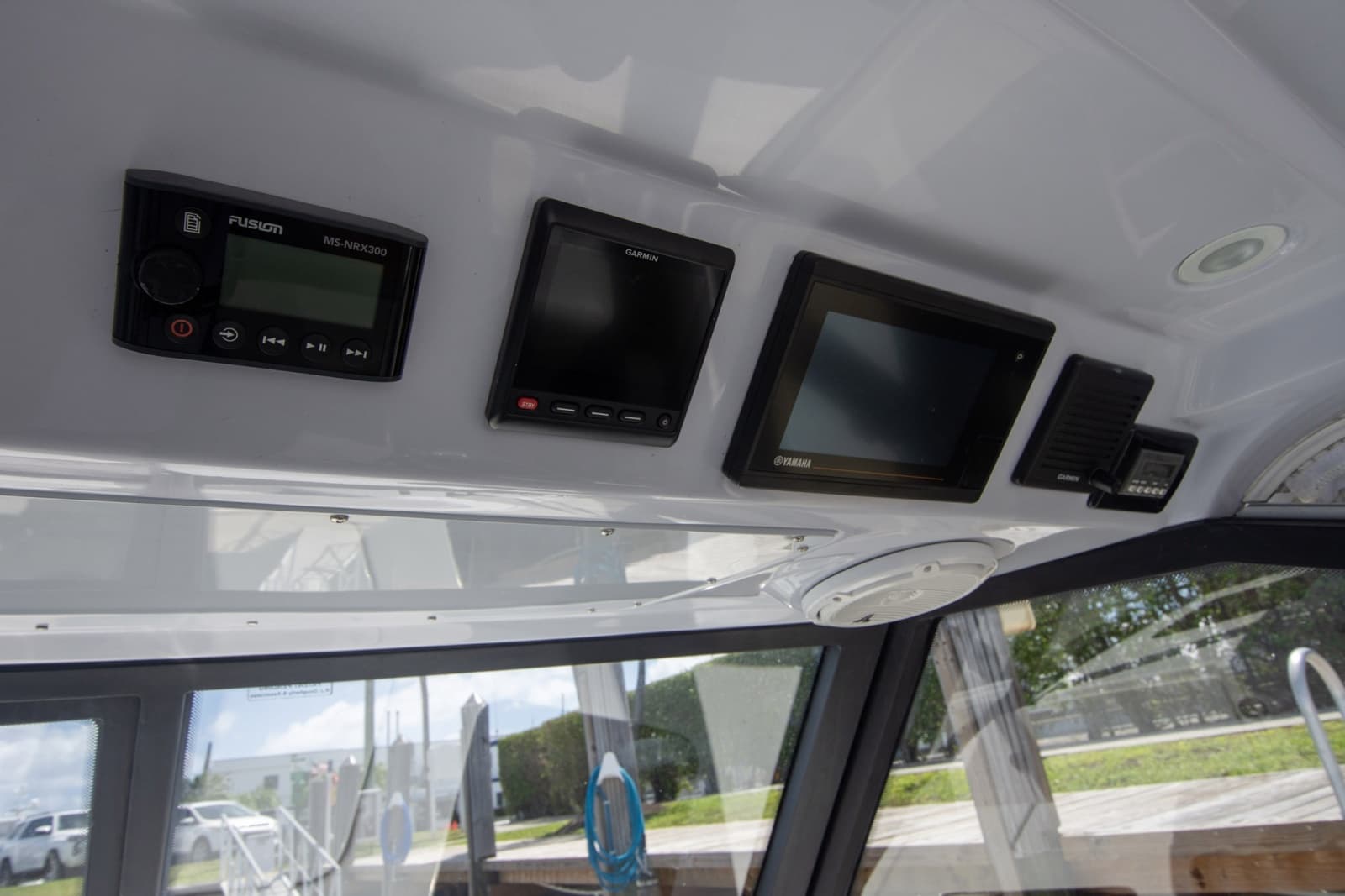 2019 Everglades 340 Dual Console