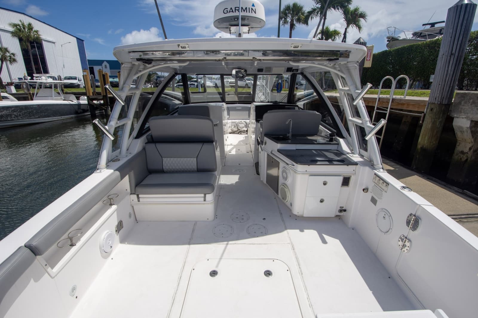 2019 Everglades 340 Dual Console