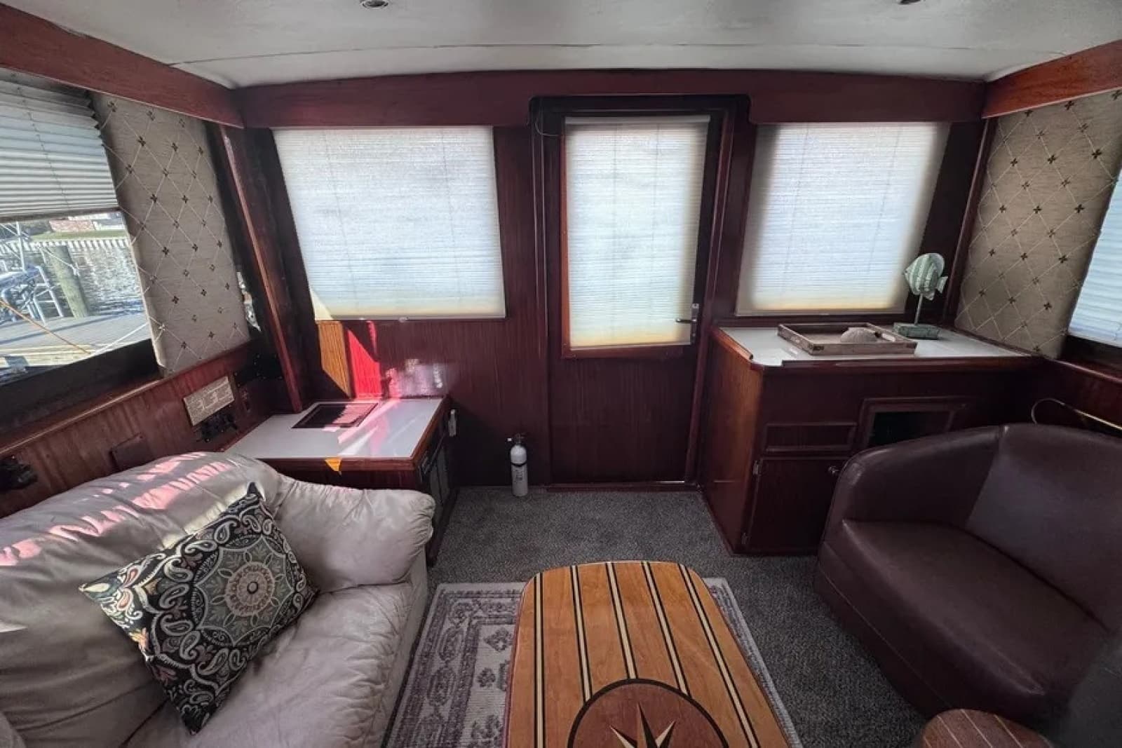 1981 Hatteras 43 Convertible