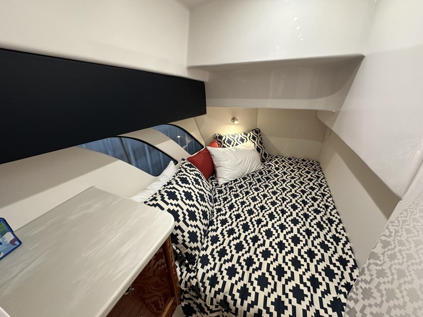 2020 Intrepid 475 Sport Yacht