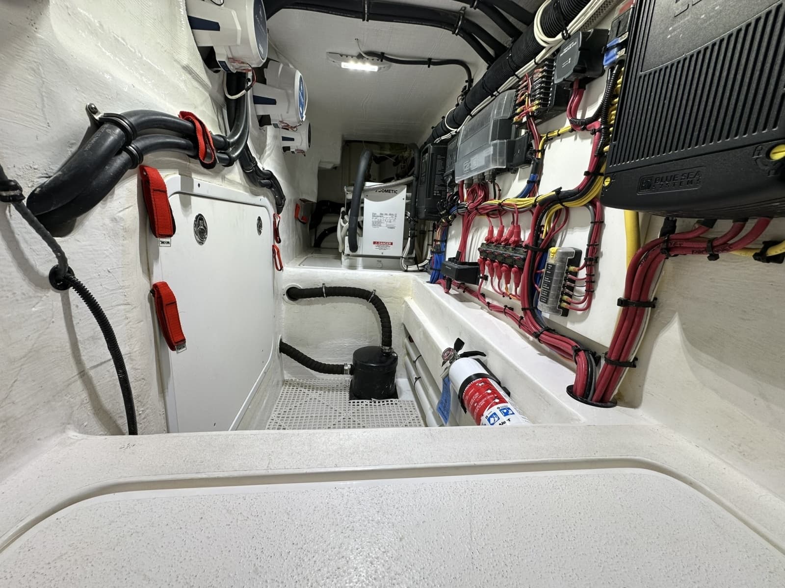 2020 Intrepid 475 Sport Yacht