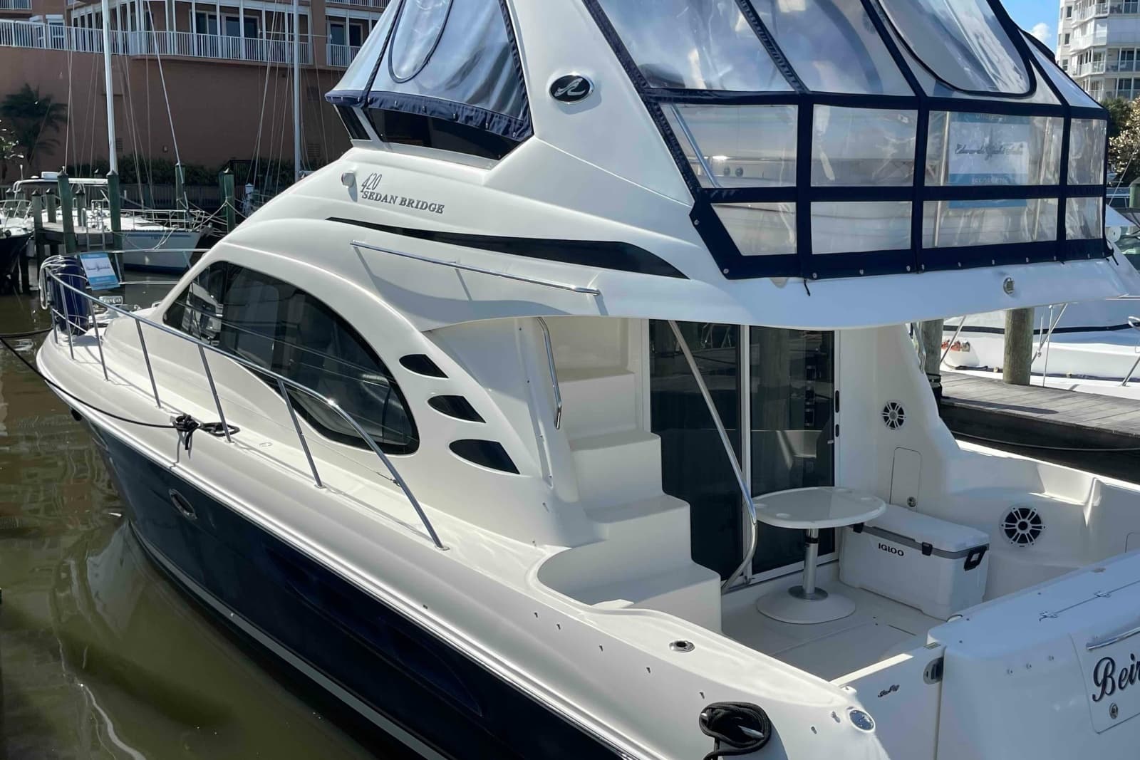 2005 Sea Ray 420 Sedan Bridge